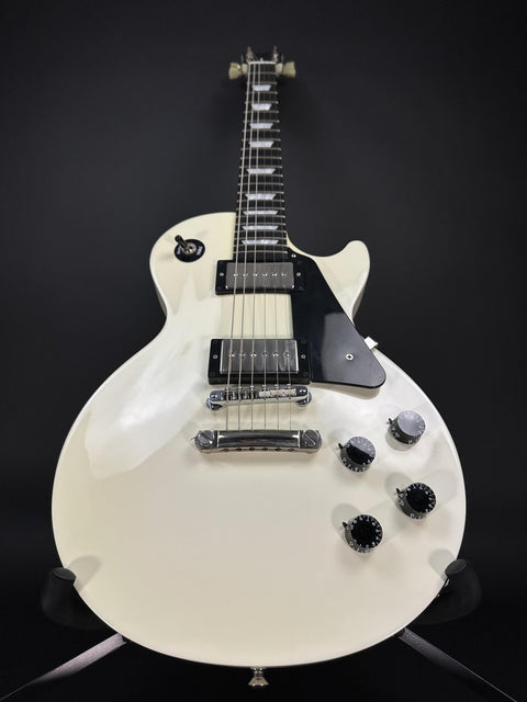 2009 Gibson Les Paul Studio - Classic White -