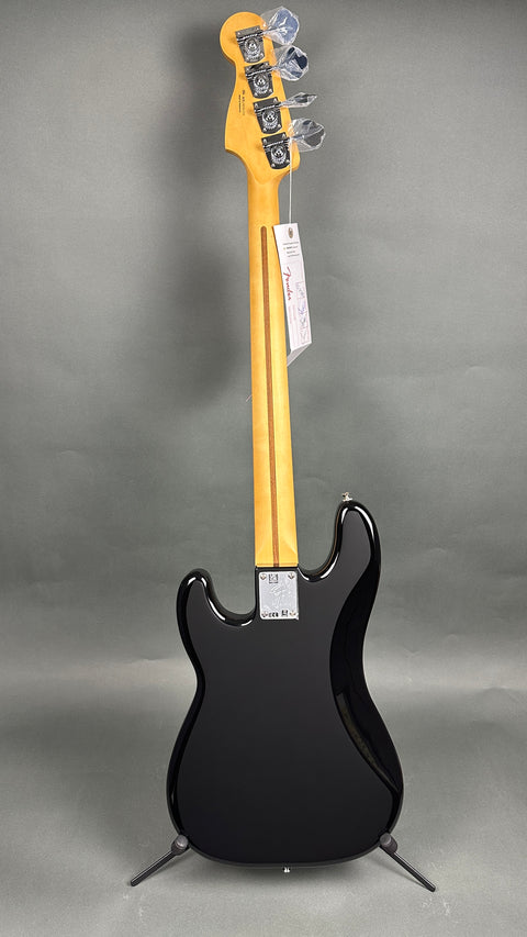 Fender Player II Precision Bass - Black w/ Maple Fingerboard -