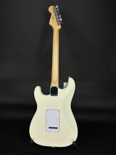 Fender Standard Stratocaster - Olympic White Maple Fingerboard -