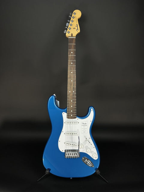 Fender Standard Stratocaster - Aqua Marine Metallic Laurel Fingerboard -