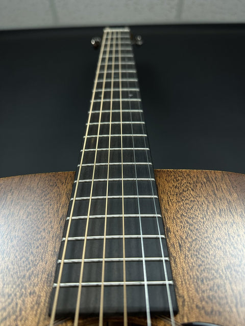 Martin 000-17 -