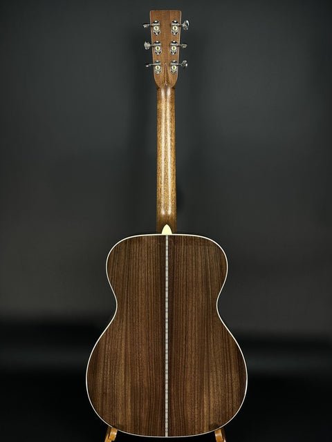 Martin OM-28 -