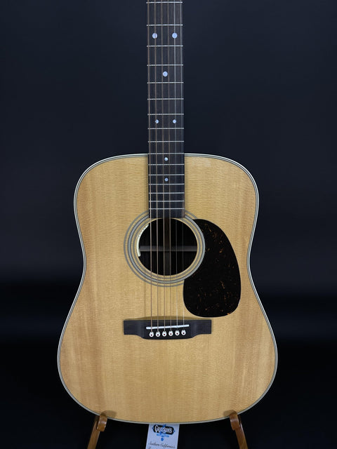 Martin D-28e Acoustic-Electric Guitar w/LR Baggs -