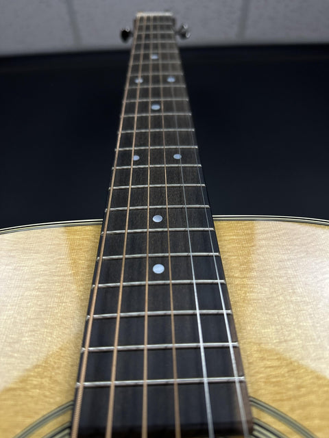 Martin D-28e Acoustic-Electric Guitar w/LR Baggs -