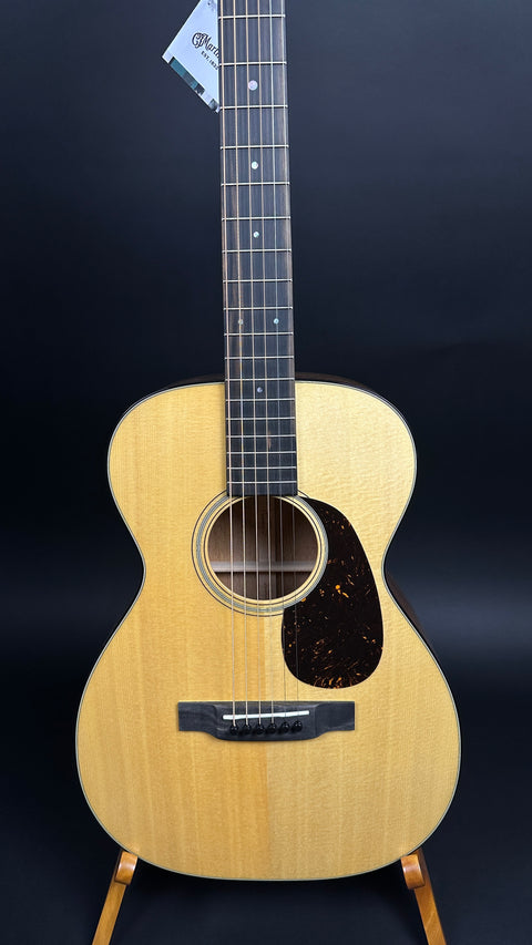Martin 0-18 -