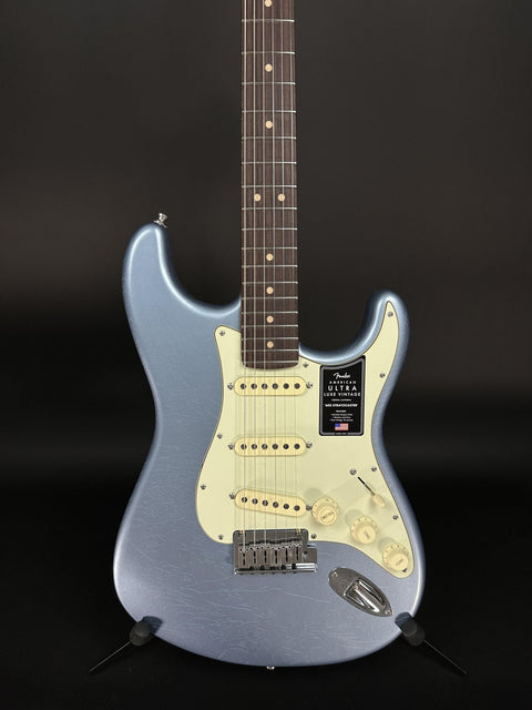 Fender Ultra Luxe Vintage '60s Stratocaster - Ice Blue Metallic -