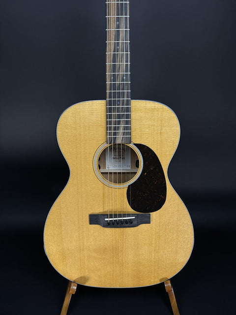 Martin 000E Retro Plus Mahogany -