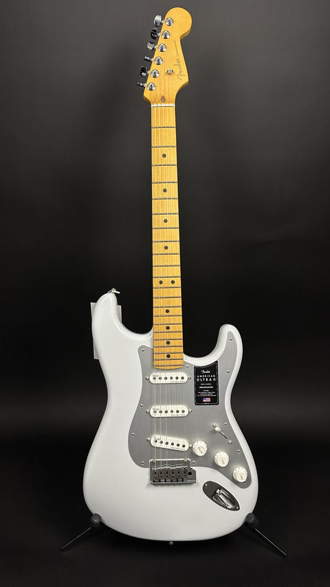 Fender American Ultra II Stratocaster - Avalanche w/ Maple Fingerboard -
