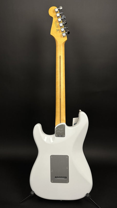 Fender American Ultra II Stratocaster - Avalanche w/ Maple Fingerboard -