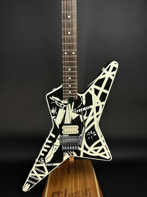 2015 EVH Striped Series Star - Black & White -