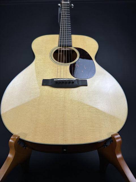 Martin 000-18 -