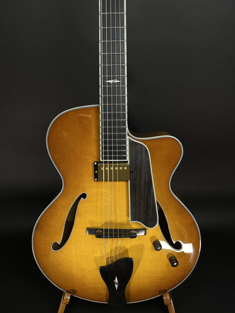 Eastman AR805CE-GB Goldburst Hollow Body Electric Guitar -