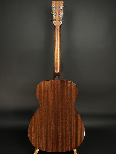 Eastman E2OM-DLX-SB -
