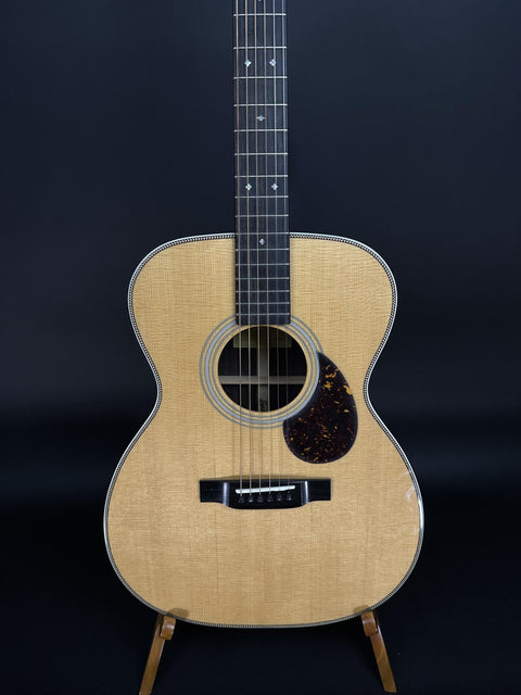 Eastman E8OM-TC Acoustic Guitar -