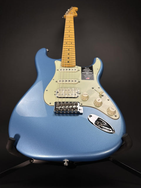 Fender American Professional Classic Stratocaster HSS - Faded Lake Placid Blue