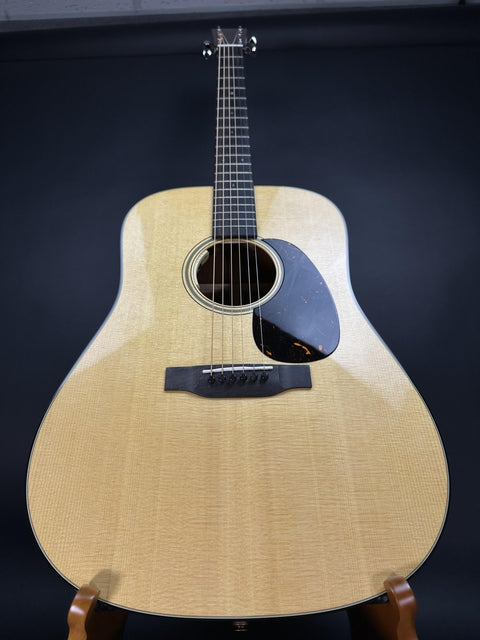 Martin D-18E