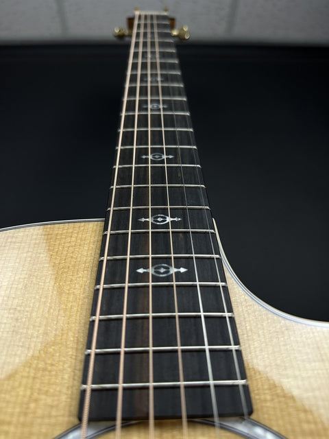 Taylor 214ce-K DLX -