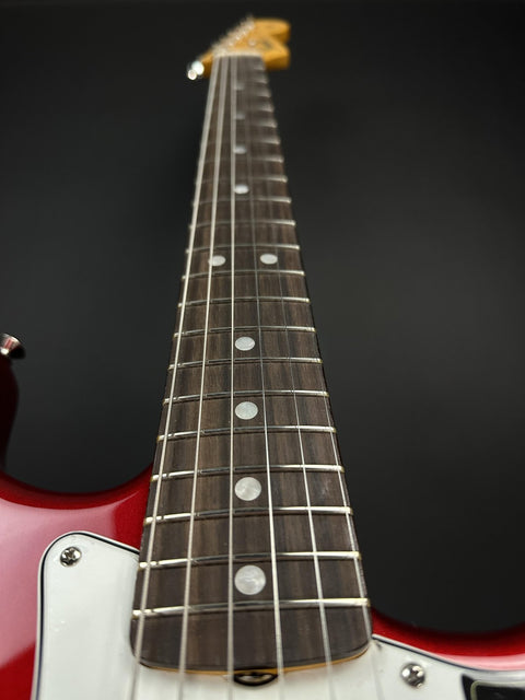 Fender American Vintage II 1965 Stratocaster - Candy Apple Red -