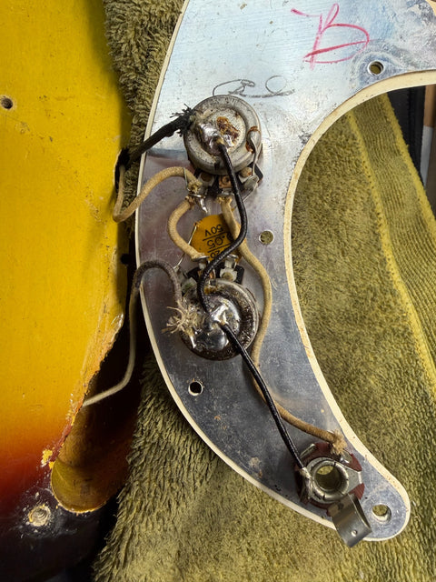 1966 Fender Precision Bass - Sunburst