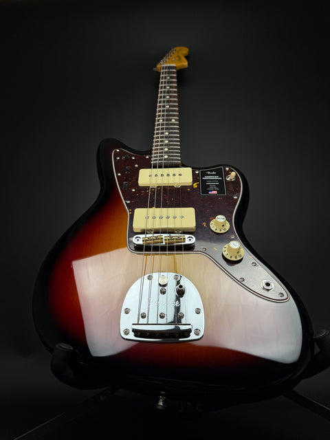 Fender American Professional Jazzmaster - 3-Color Sunburst