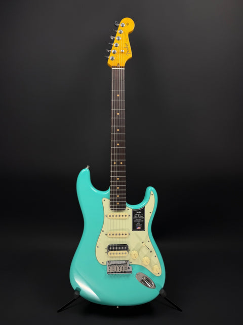 Fender Ultra Luxe Vintage '60s Stratocaster HSS - Sea Foam Green -