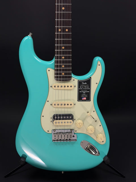 Fender Ultra Luxe Vintage '60s Stratocaster HSS - Sea Foam Green -