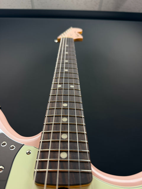 Fender Vintera III Mid '60s Jaguar - Shell Pink -