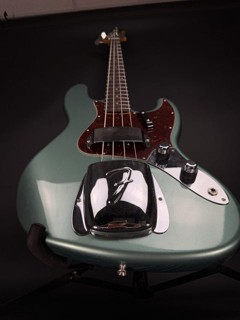 Fender Custom Shop 1962 Jazz Bass Closet Classic - Super Faded Aged Sherwood Green Metallic -