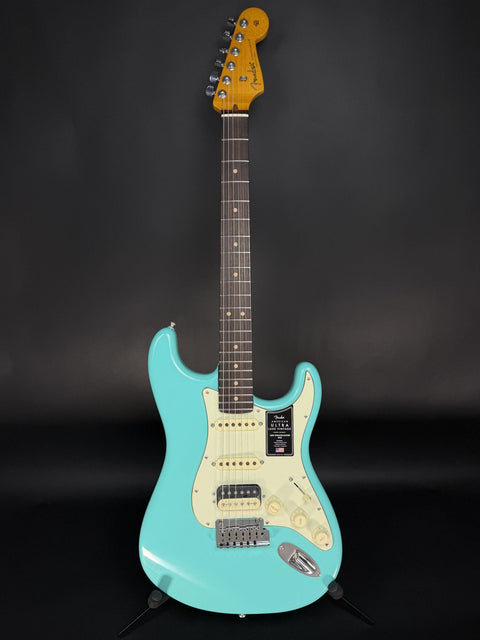 Fender Ultra Luxe Vintage '60s Stratocaster HSS - Sea Foam Green -