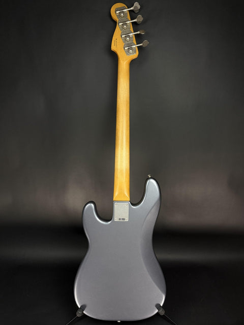 Fender Limited Edition Vintera II Roadworn '60s Precision Bass - Charcoal Frost Metallic -