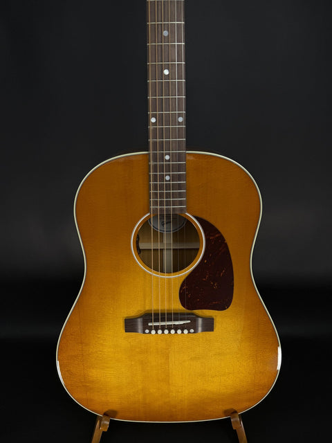 Gibson J-45 Standard - Heritage Cherry Sunburst -