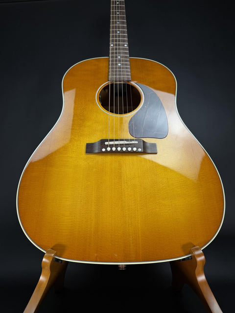 Gibson J-45 Standard - Heritage Cherry Sunburst -