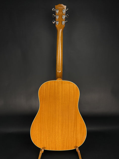 Gibson J-45 Standard - Heritage Cherry Sunburst -