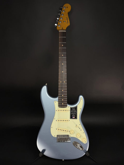 Fender Ultra Luxe Vintage '60s Stratocaster - Ice Blue Metallic -