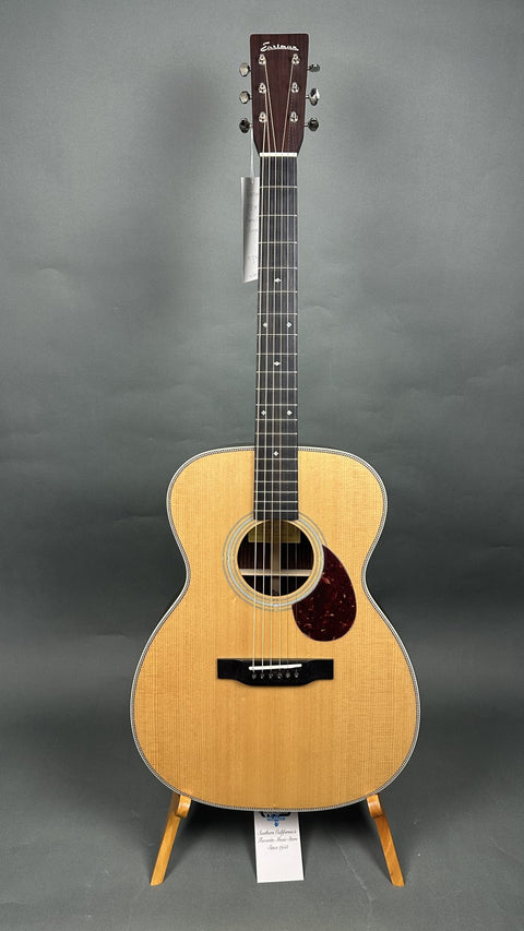 Eastman E8OM-TC Acoustic Guitar - 