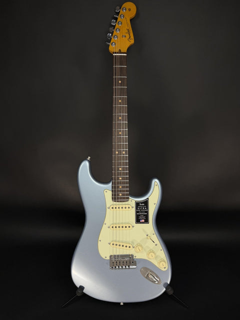 Fender Ultra Luxe Vintage '60s Stratocaster - Ice Blue Metallic
