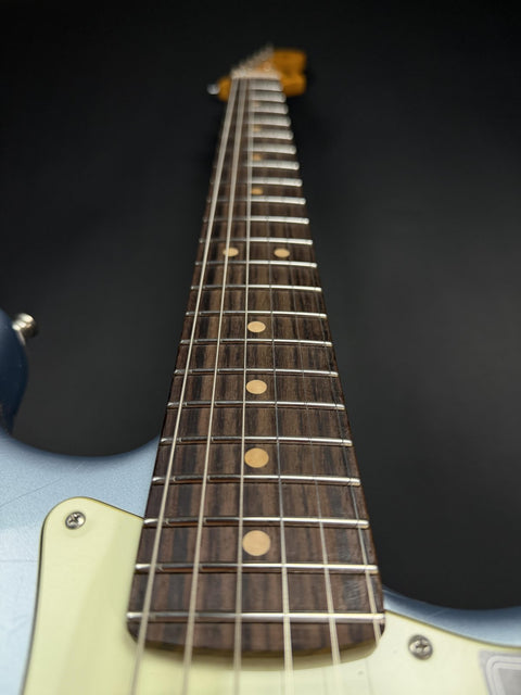 Fender Ultra Luxe Vintage '60s Stratocaster - Ice Blue Metallic