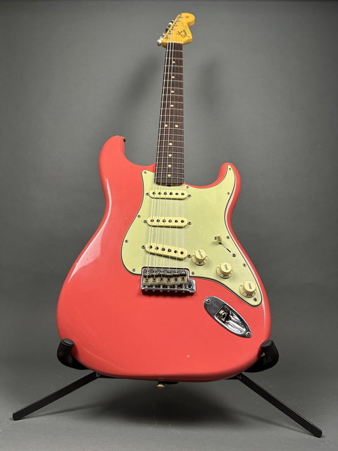 Fender Custom Shop 1964 Stratocaster Journeyman Relic - Faded Fiesta Red - 