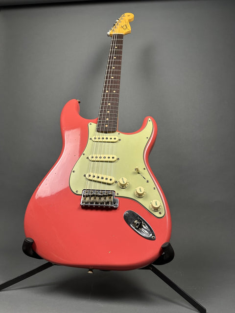 Fender Custom Shop 1964 Stratocaster Journeyman Relic - Faded Fiesta Red - 