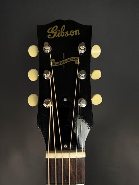 2020 Gibson Custom 1942 Banner J-45 Reissue - Vintage Sunburst -