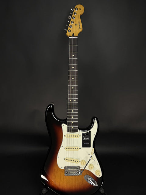 Fender Player II Stratocaster - 3-Color Sunburst w/ Rosewood Fingerboard -