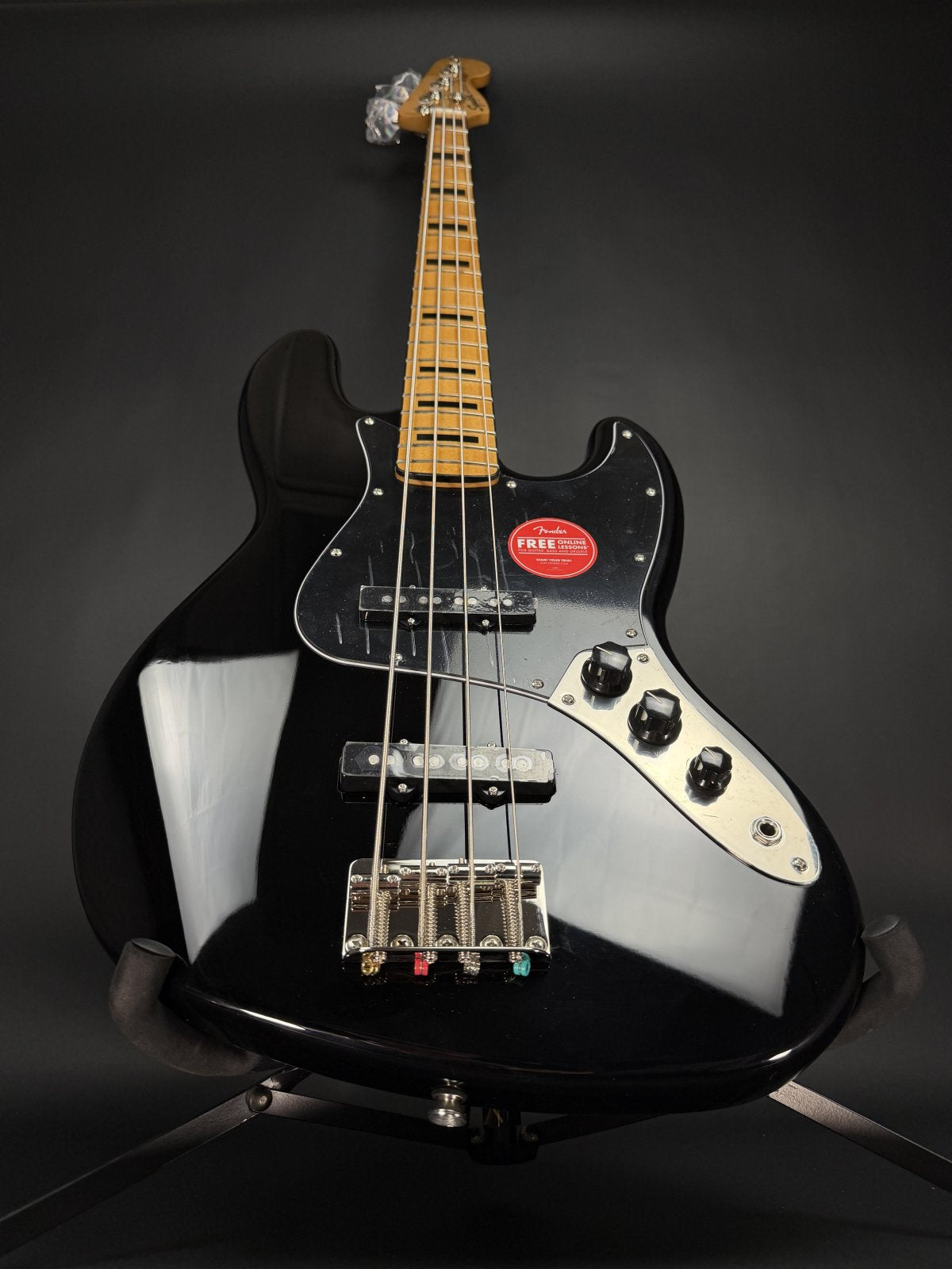 Squier Classic Vibe '70s Jazz Bass - Black – Grayson's Tune Town