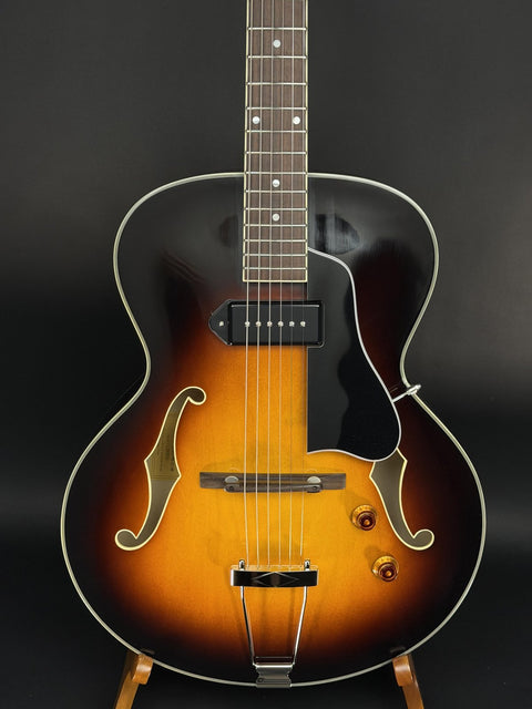 Eastman AR405-P90/TV-SB Sunburst Archtop -