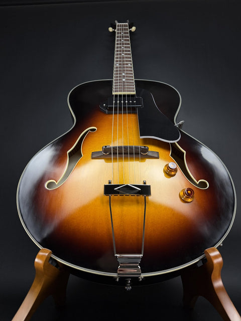 Eastman AR405-P90/TV-SB Sunburst Archtop -