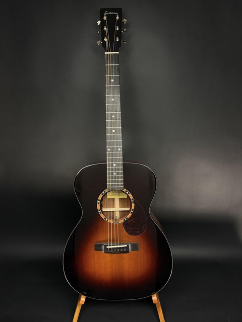 Eastman E2OM-DLX-SB -