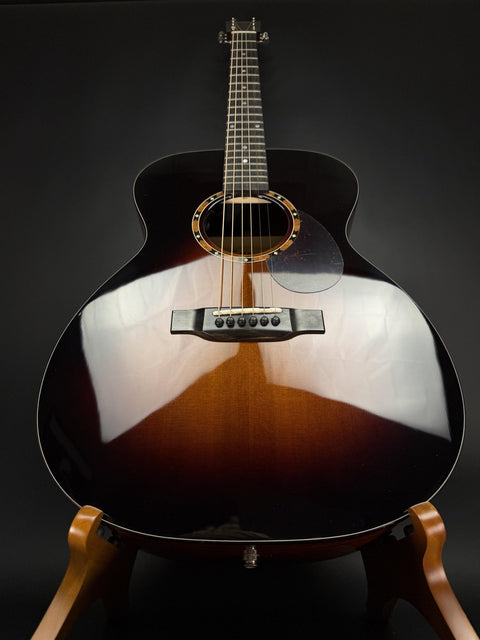 Eastman E2OM-DLX-SB -