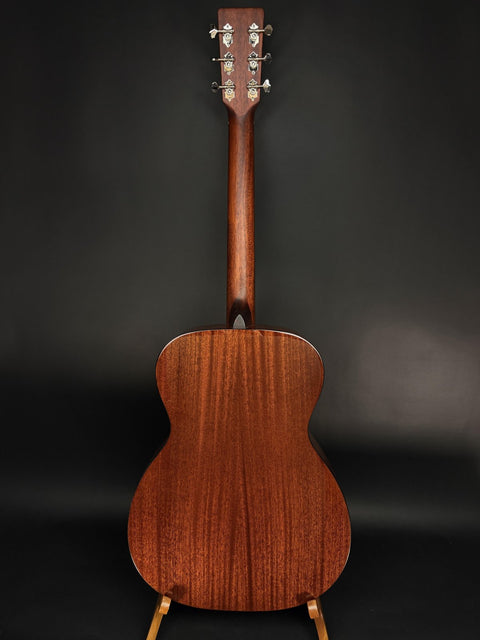 Eastman E2OM-DLX-SB -