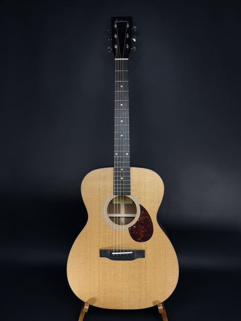 Eastman E1OM - Natural -