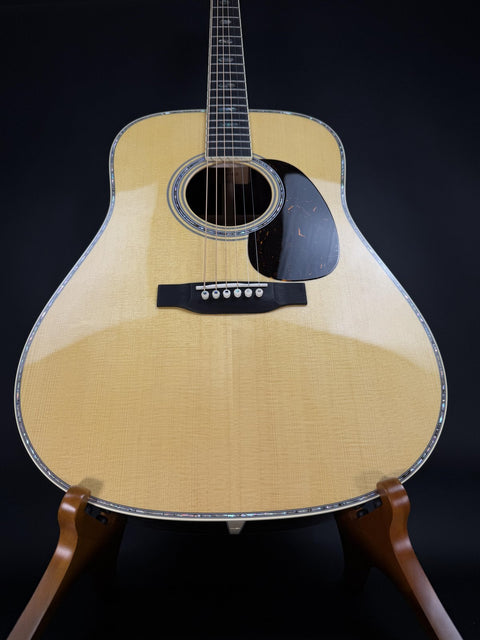 Martin D-41 - Natural -