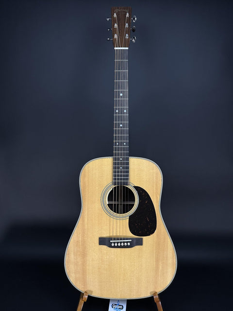 Martin D-28e Acoustic-Electric Guitar w/LR Baggs -